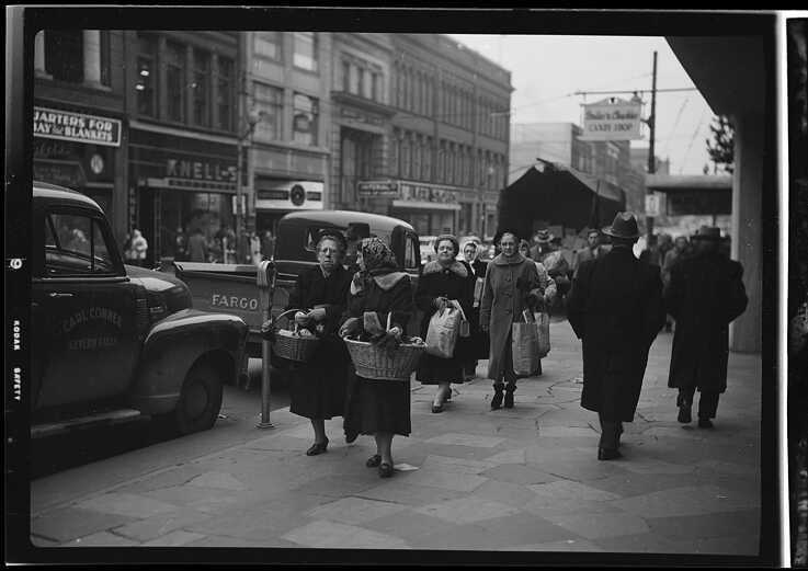 Christmas Shopping, King Street, December 20, 1952