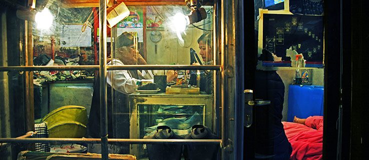 © Simon ImpeyIndian Gold Shop, Gold Souk in Deira, Dubai,