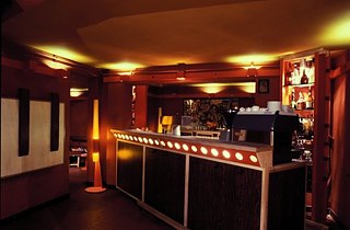 Büro für Gestaltungsfragen | Bar, Lounge und Tresenfront, 1994