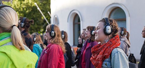 Ruotsalaisen teatterin luona