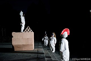 MOON – Ein Theaterstück von Kuro Tanino