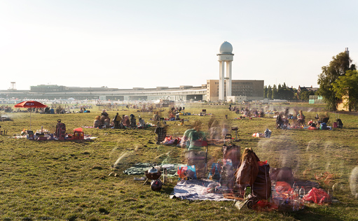 Tempelhofer Feld, Berlin (17.31 - 17.42 Uhr, 7.9.2013) © Michael Wesely