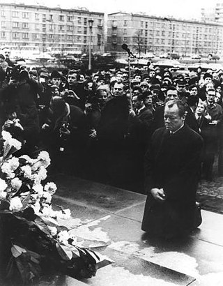 Η «γονυκλισία» του Willy Brandt στη Βαρσοβία. 