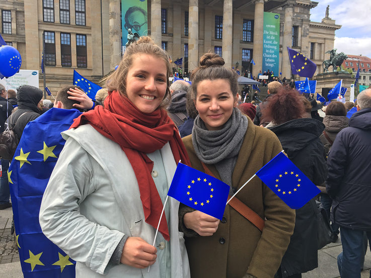Johanna von Hellfeld (left) and Mia Schneemelcher, both 25-years-old, Bonn