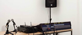 3 lesende Frauen, 3 schreibende Frauen, 3 arbeitende Frauen