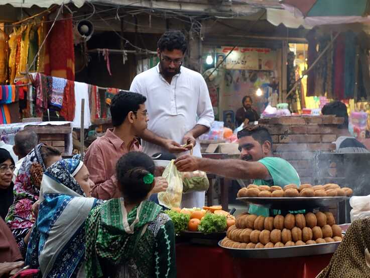 Selling Fruits