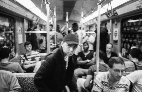 „Menschen in der Berliner U-Bahn“ von Johannes Kleinert