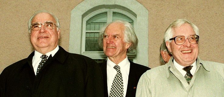 Helmut Kohl, Hilmar Hoffmann and Bernhard Vogel 1996 in Weimar at the opening of the first Goethe-Instituts in the new federal states.
