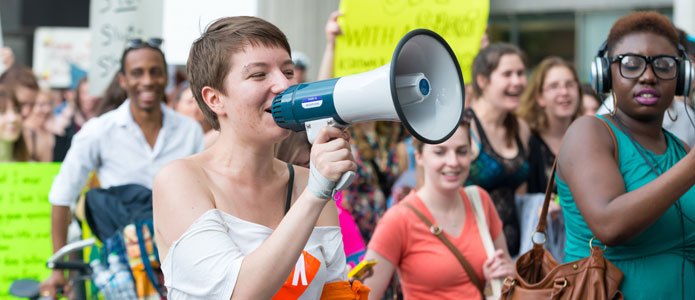Für Frauenrechte auf der Straße
