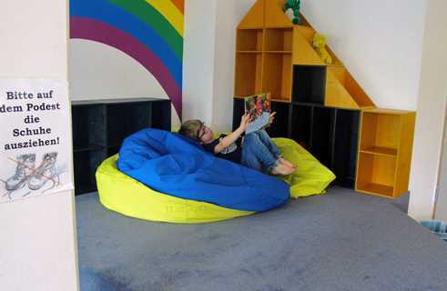 Kuschelecke in der Stadtbibliothek Königs Wusterhausen