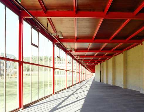Spolková škola Bernau, prosklená chodba