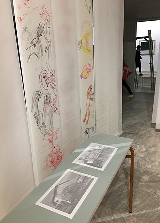 Пелаги Гбагуиди, Липсващата връзка, Деколониално образование от г-н Смайлинг Стоун, 2017