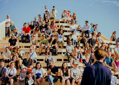 Crowd on the Mont