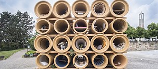 Hiwa K: When We Were Exhaling Images; Friedrichsplatz © Mathias Voelzke