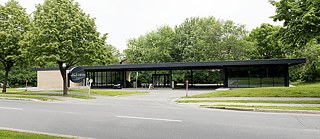 Esso gas station by Ludwig Mies van der Rohe 
