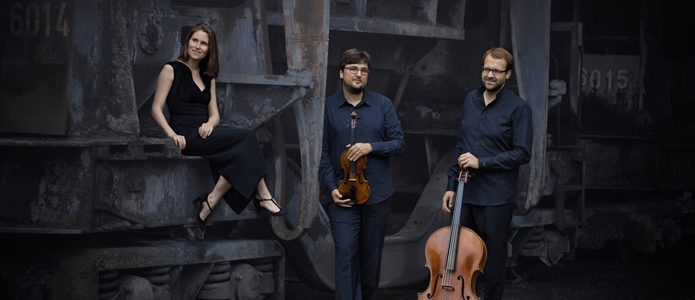 摩根斯坦三重奏