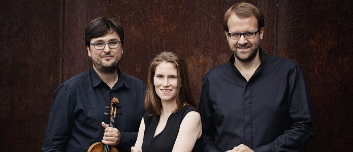 摩根斯坦三重奏