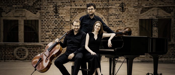 摩根斯坦三重奏