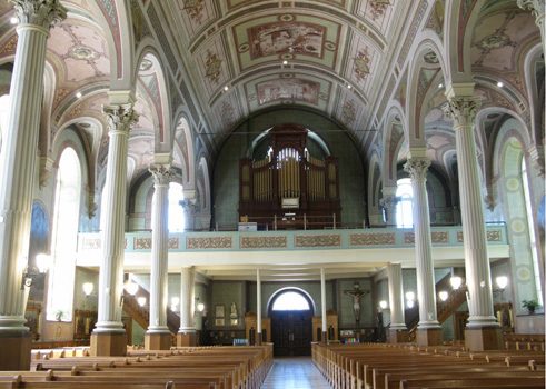 The nave of the church in Saint-Romuald