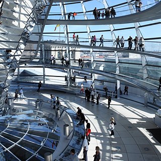 Blick in die Kuppel des Reichstagsgebäudes