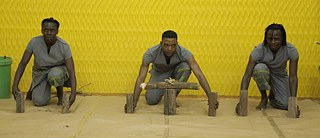 Children’s theatre production Woodways: Encounter with the raw material wood.