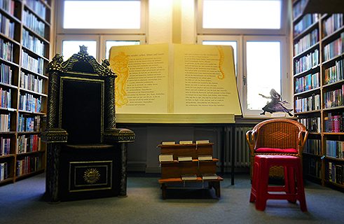 Mystische Leseatmosphäre in der Phantastischen Bibliothek: Jeder Raum ist hier thematisch dekoriert.