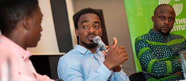 Filip Kabeya pendant la discussion