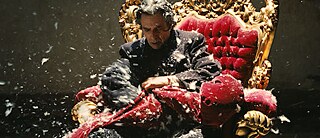 Sami Frey dans 'Nuit de Chien'