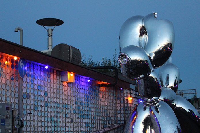 Klunkerkranich wall mural made of vinyl record labels.