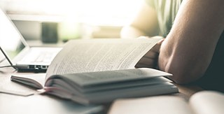 Citações têm um papel importante em textos científicos. 