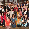 Das Übersetzerteam von Treaty Times 30 feiert nach der Präsentationsfeier 