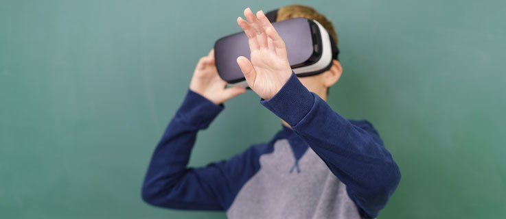 In the virtual world, learners can communicate and interact with characters in the foreign language.