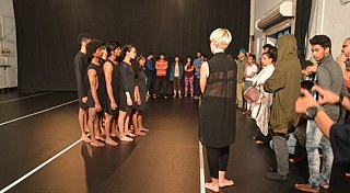 a mass (demos) © © Anna Hofer a mass (demos)