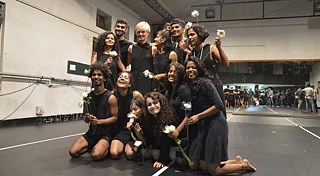 a mass (demos) © © Anna Hofer a mass (demos)