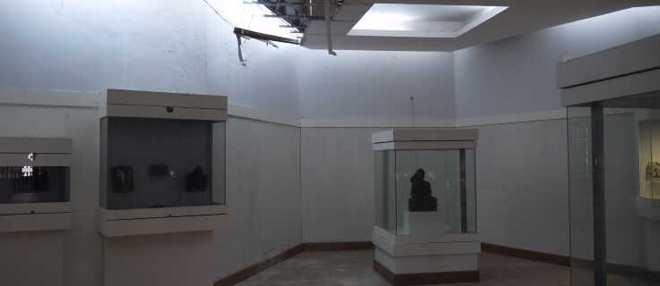 Mathura Museum. Enhancing the power of the display by contrasting the old with the new.