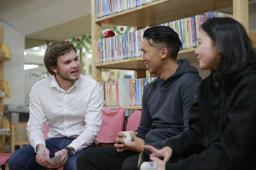 Ben Rangnick mit Studenten
