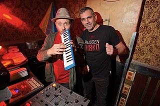 For hard-core fans of Yuriy Gurzhy’s (l.) and best-selling author Vladimir Kaminer’s Russendisko, Trikont delivers the soundtrack on three compilation albums.