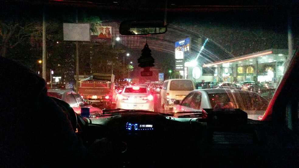 Autoverkehr in Kairo
