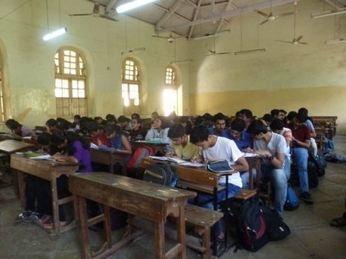 Meine SchülerInnen arbeiten fleißig am Kulturpaket