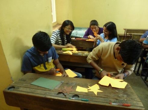 Meine SchülerInnen arbeiten fleißig am Kulturpaket