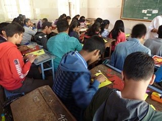 Konzentriert bei der Arbeit