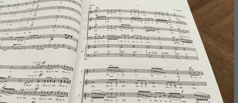An example from the vocal score for the movement "Anthem".