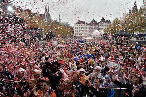 O pontapé de saída para o Carnaval no centro histórico de Colónia a 11.11