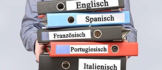 Znajomość innych języków obcych pomaga w nauce niemieckiego.
