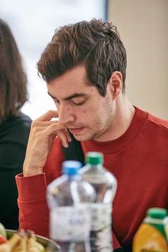 Proben im Theater Studio Hrdinů: Schauspieler Ivan Lupták