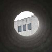 Installation Ei Gugg Emol - Watch out (Bernhard Serexhe)