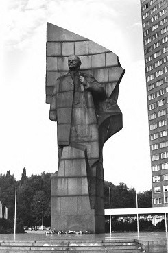 Lenin statue