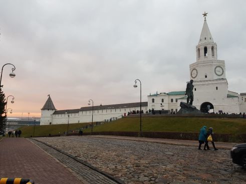Der Kreml von Kasan - am linken Bildrand das WM-Stadion
