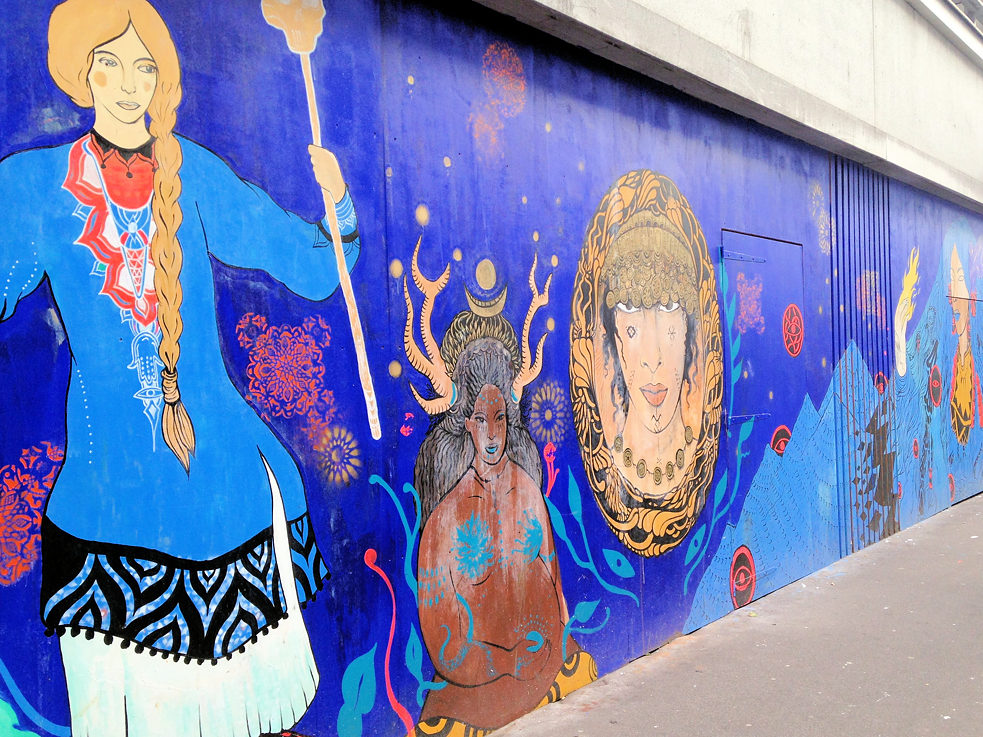 Die Freske, die insgesamt fast 30 Meter misst, befindet sich im Stadtteil Goutte-d'Or.