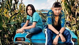 Tristan Göbel und Anand Batbileg als Maik und Tschick